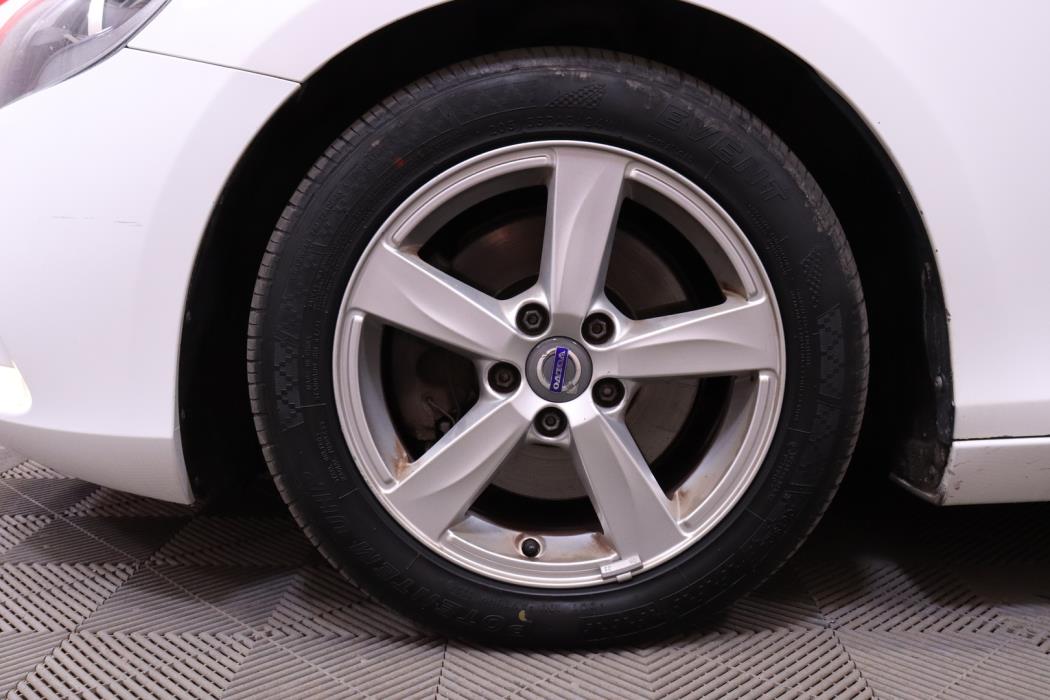 VOLVO V40 2014
