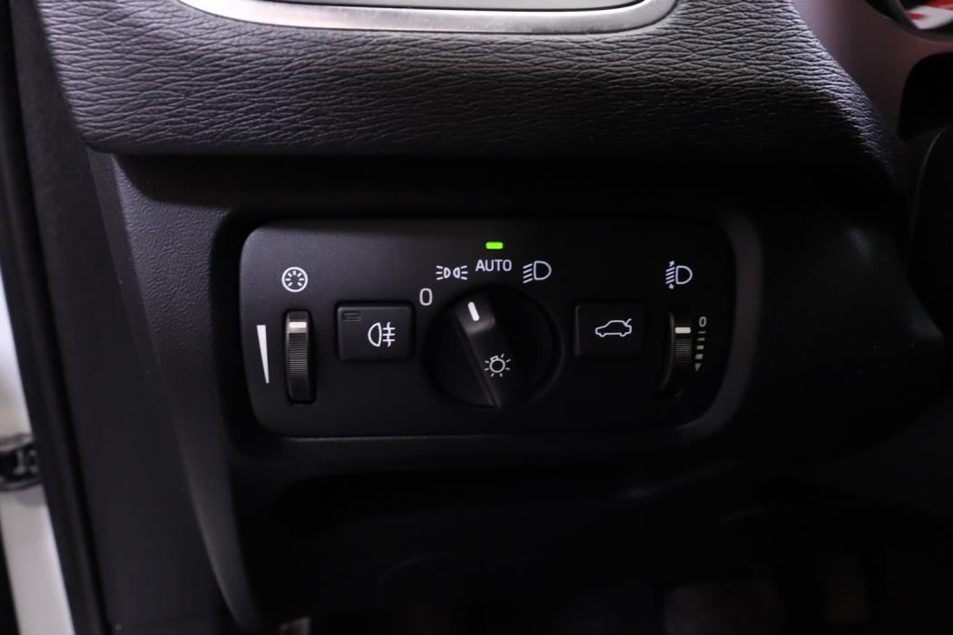 VOLVO V40 2014