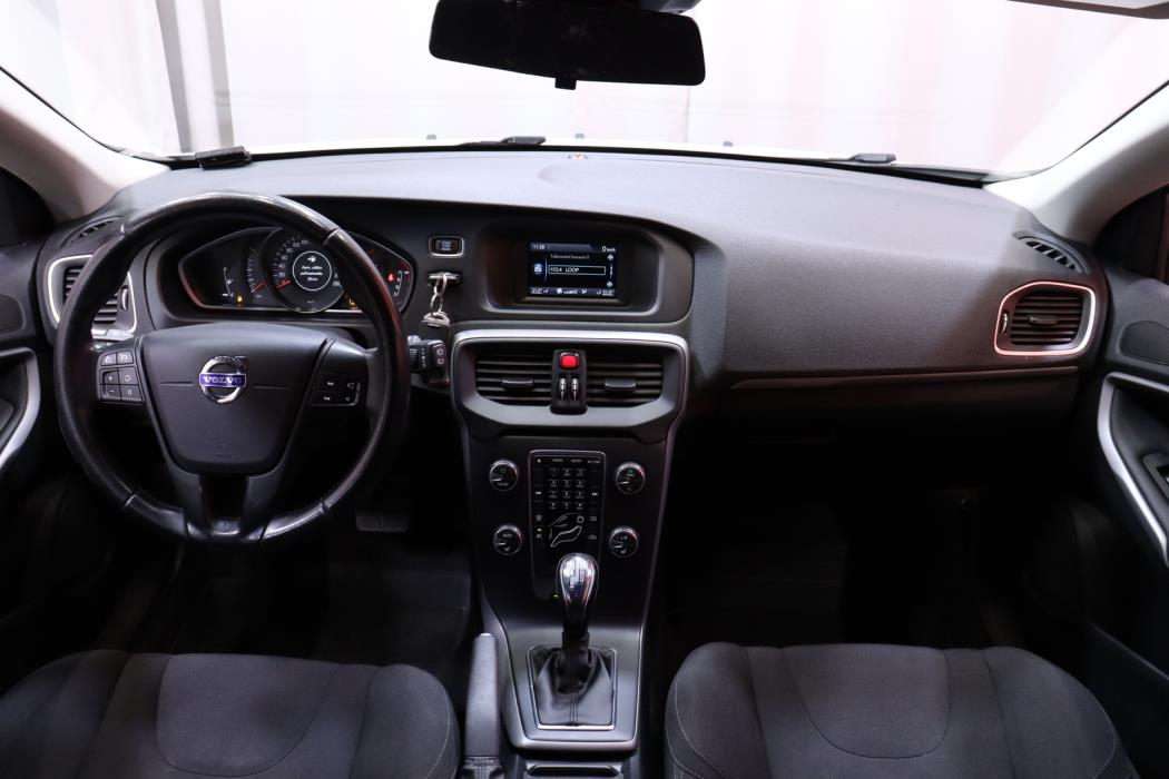 VOLVO V40 2014