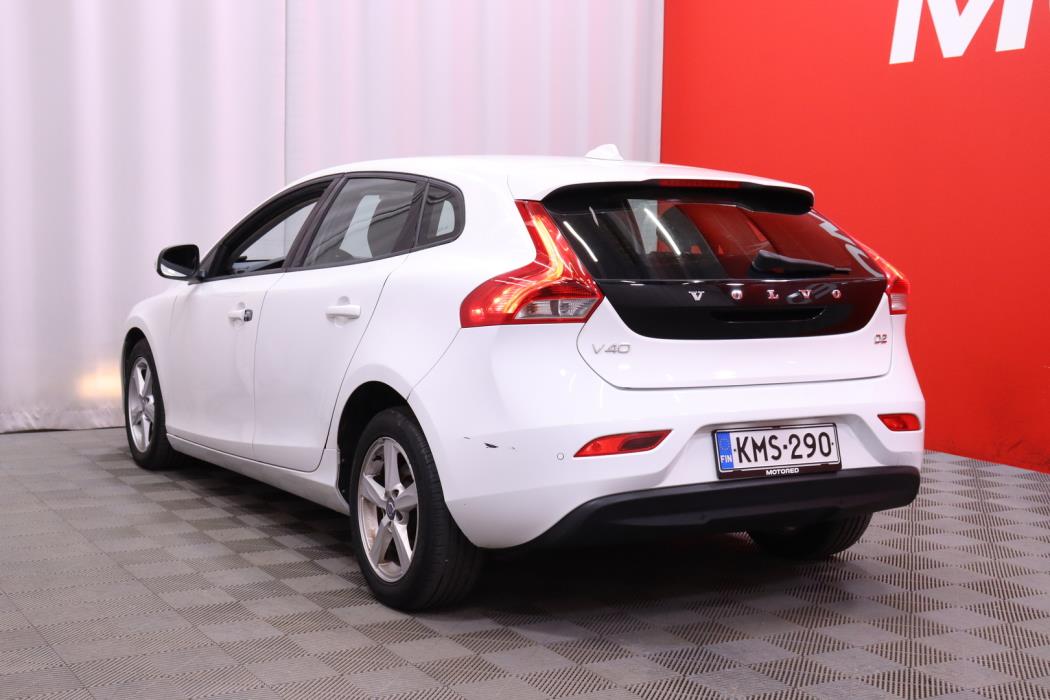 VOLVO V40 2014