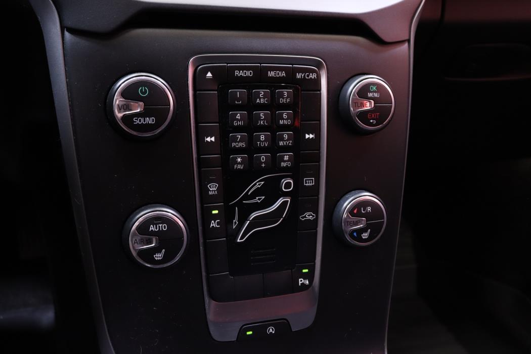 VOLVO V40 2014