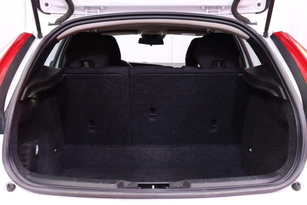 VOLVO V40 2014