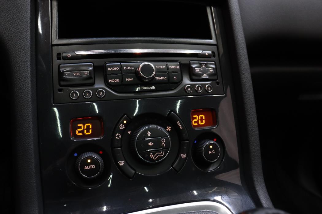 PEUGEOT 5008 2014
