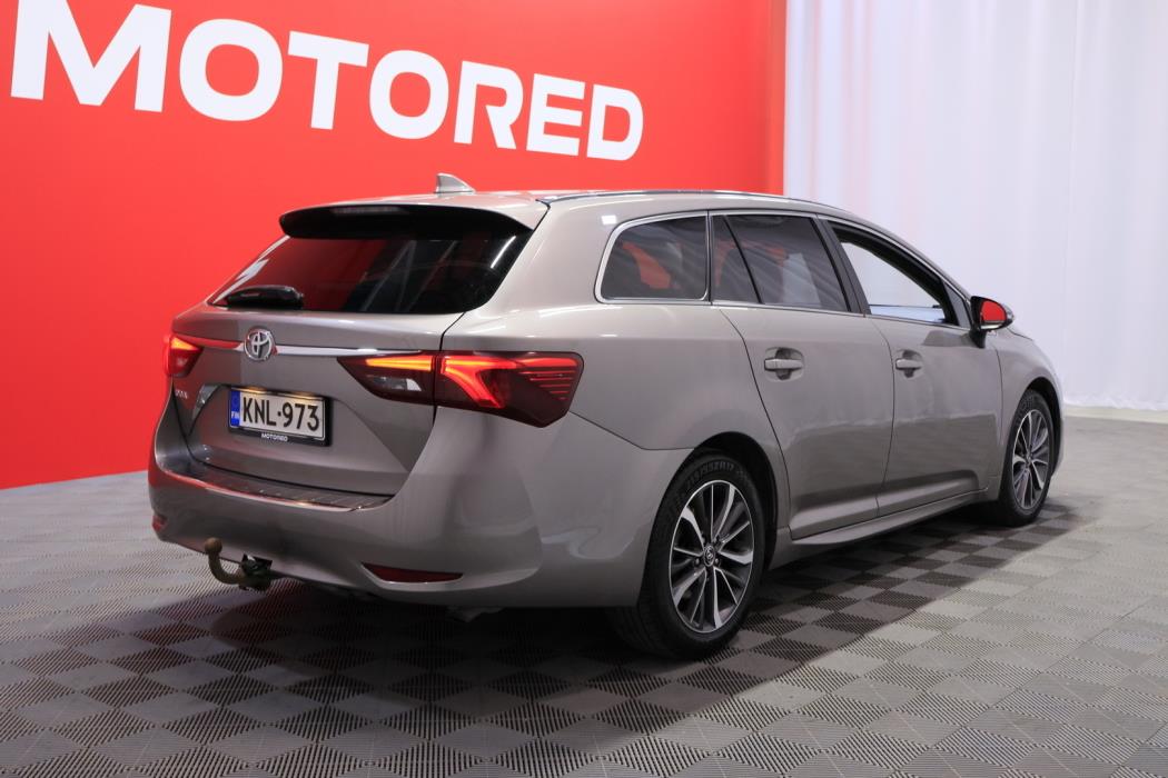 TOYOTA Avensis 2016