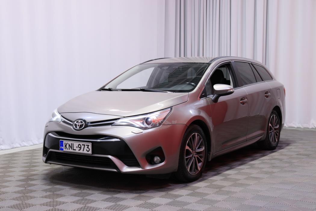 TOYOTA Avensis 2016
