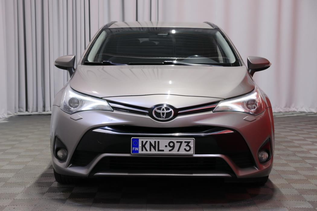 TOYOTA Avensis 2016