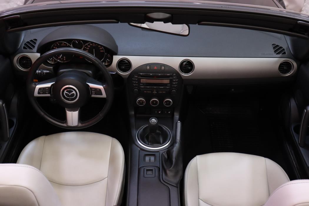 MAZDA MX-5 2011