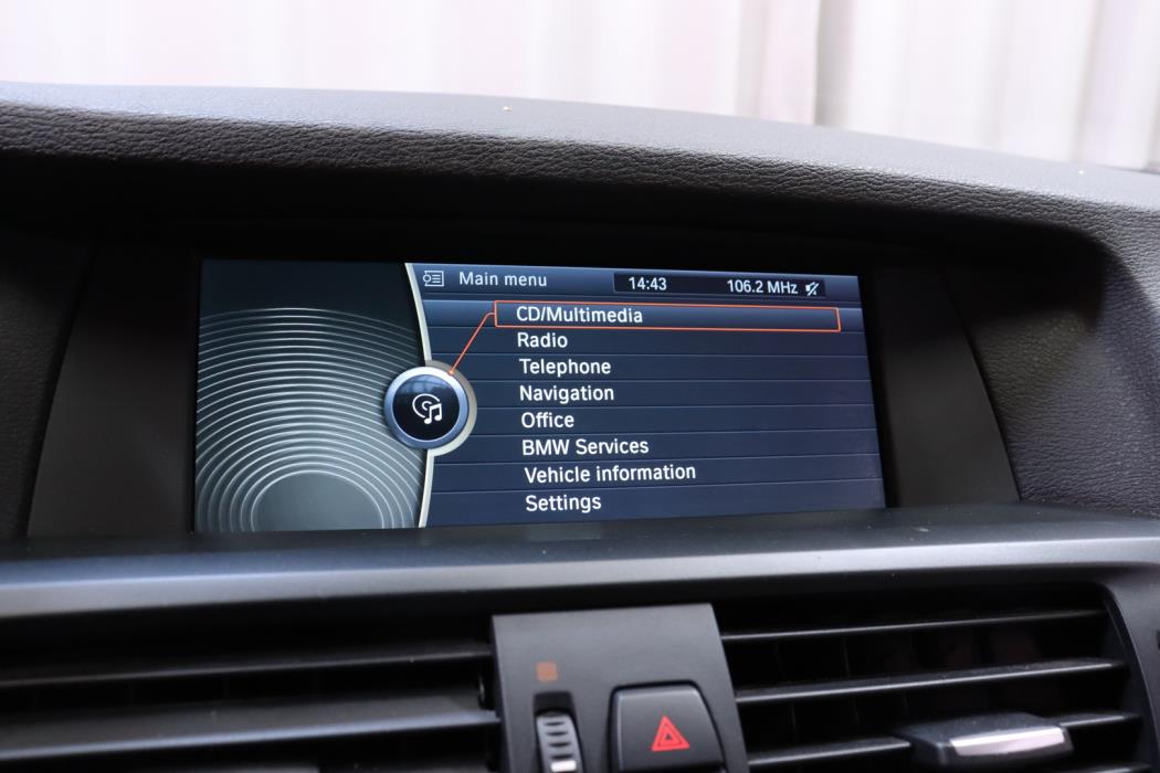 BMW X3 2011