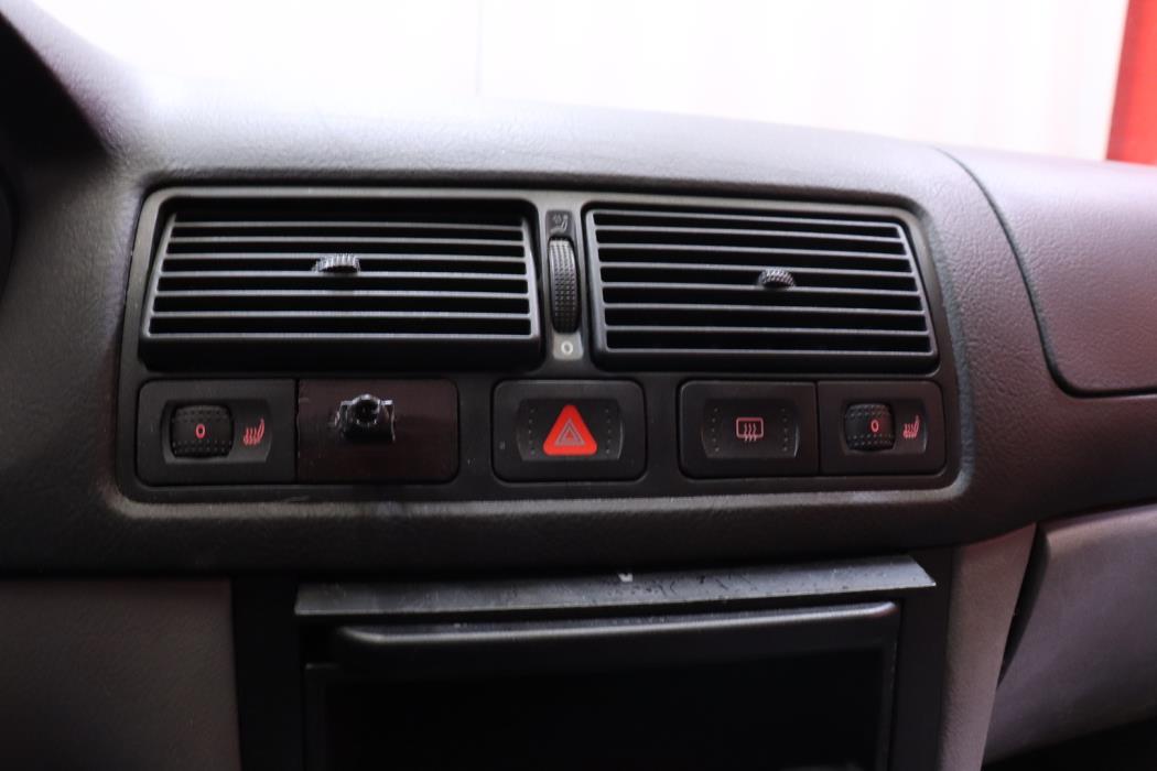 VOLKSWAGEN Golf 1999