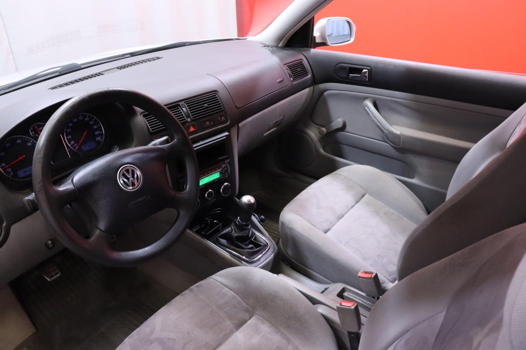 VOLKSWAGEN Golf 1999