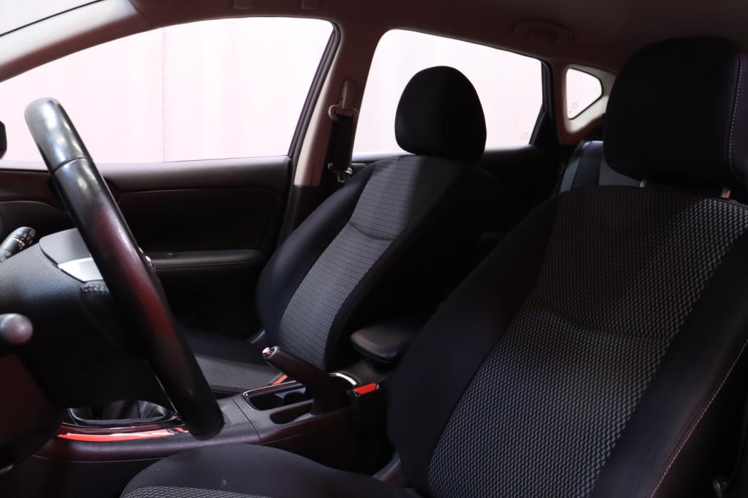 NISSAN Pulsar 2015