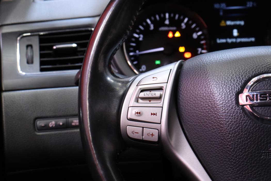 NISSAN Pulsar 2015