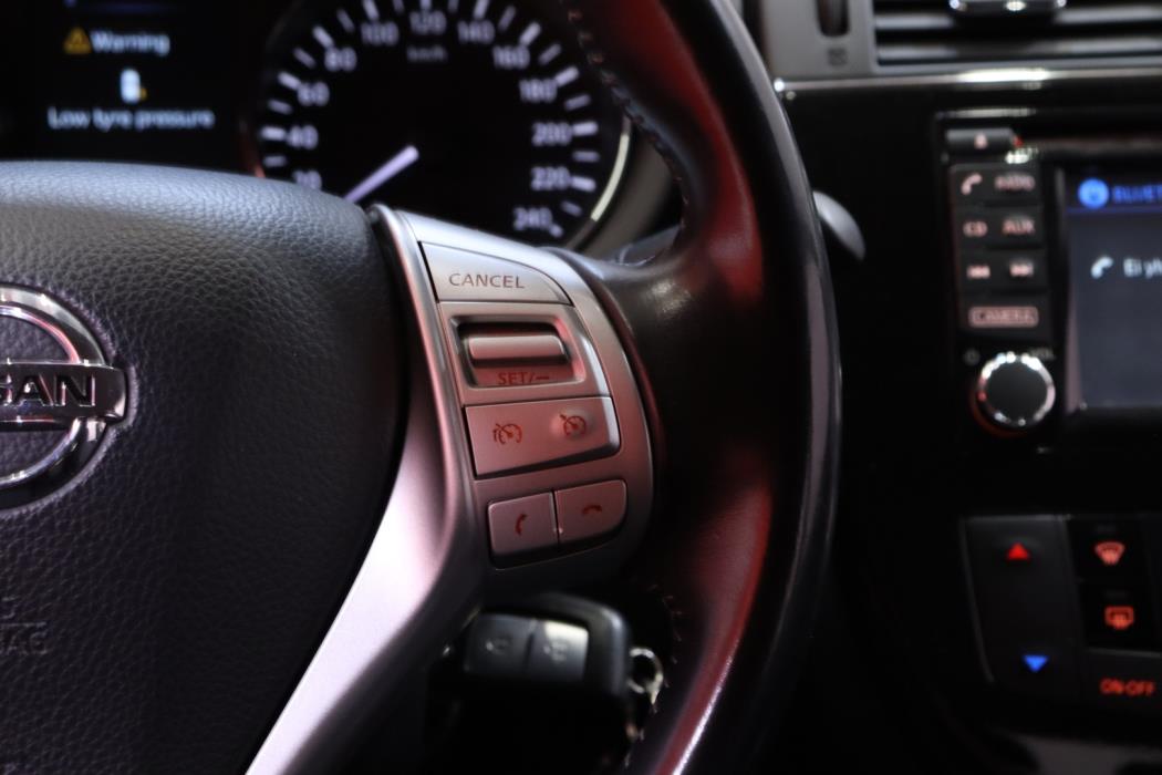 NISSAN Pulsar 2015