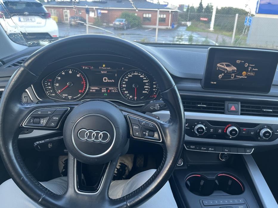 AUDI A4 2016