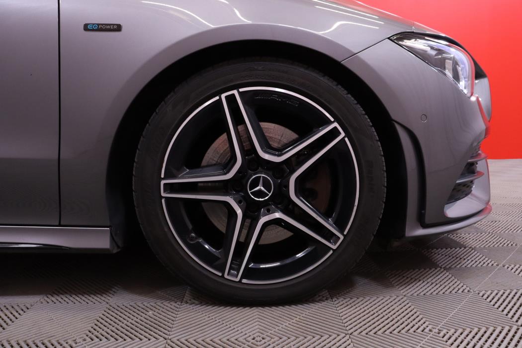 MERCEDES-BENZ CLA 2021