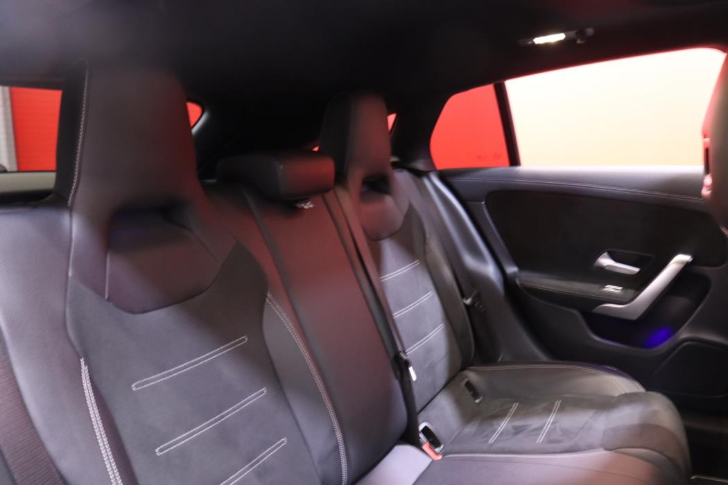 MERCEDES-BENZ CLA 2021