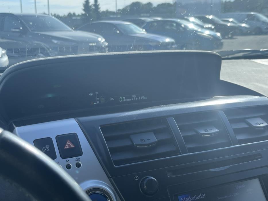 TOYOTA Prius+ 2014