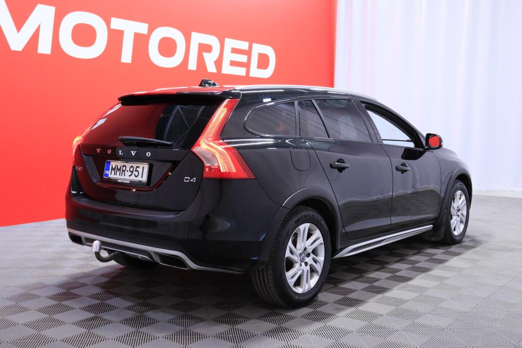 VOLVO V60 Cross Country 2016