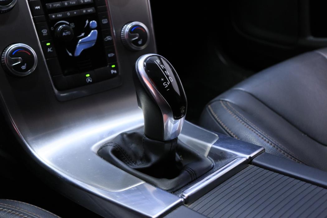 VOLVO V60 Cross Country 2016