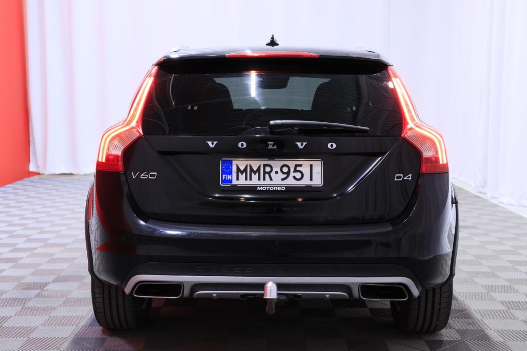 VOLVO V60 Cross Country 2016