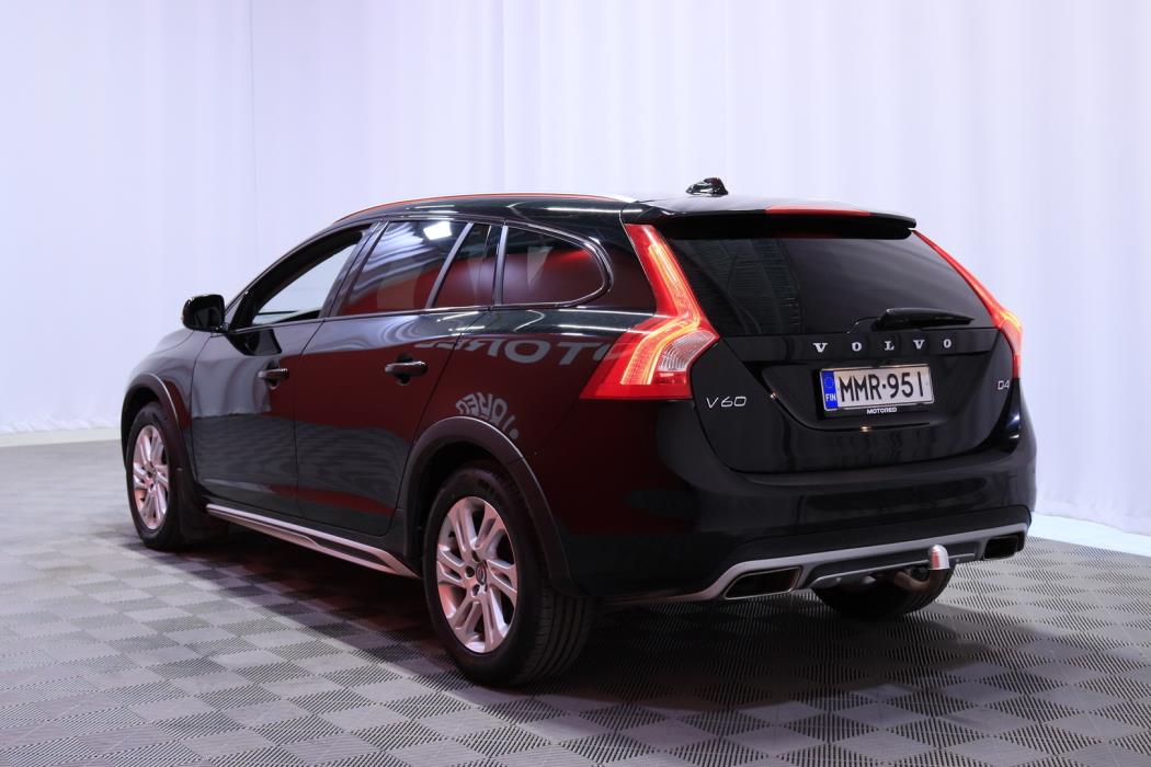 VOLVO V60 Cross Country 2016