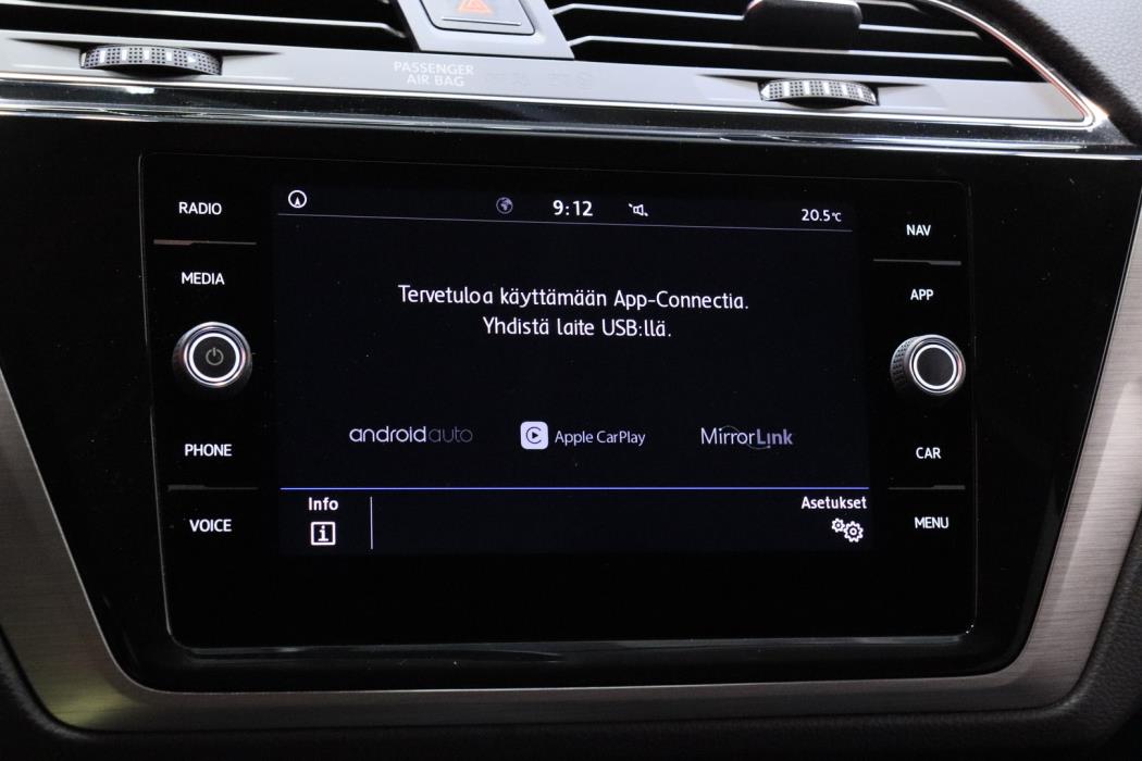 VOLKSWAGEN Touran 2018