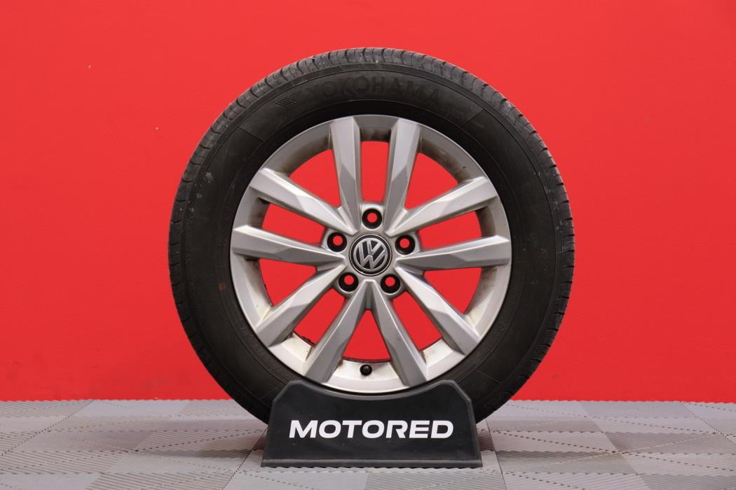 VOLKSWAGEN Touran 2018