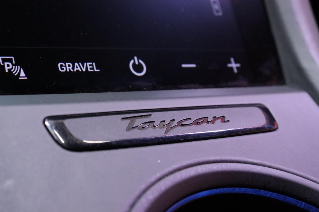 PORSCHE Taycan 2021