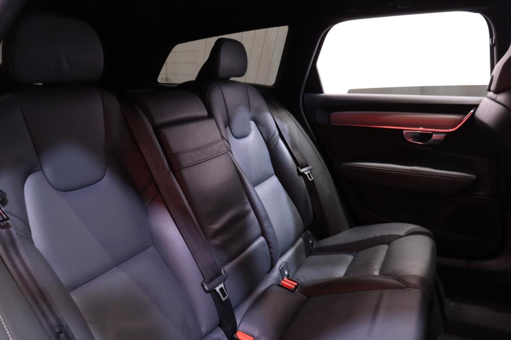 VOLVO V90 Cross Country 2021