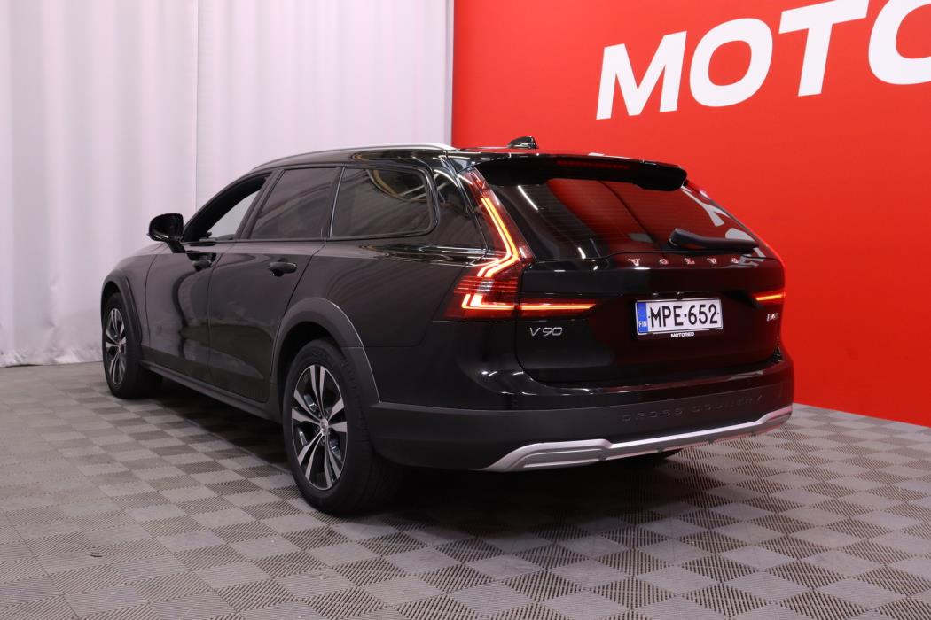 VOLVO V90 Cross Country 2021