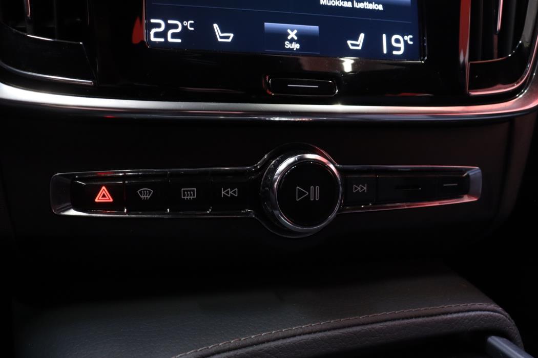 VOLVO V90 Cross Country 2021