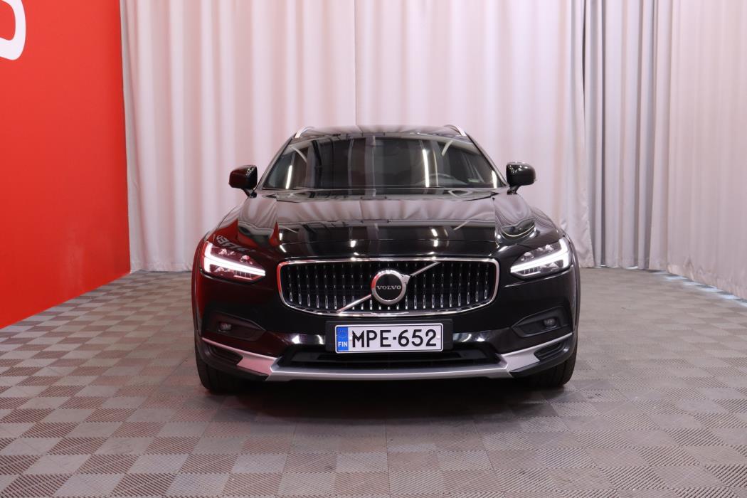 VOLVO V90 Cross Country 2021