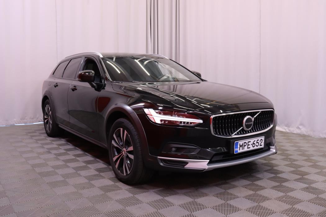 VOLVO V90 Cross Country 2021