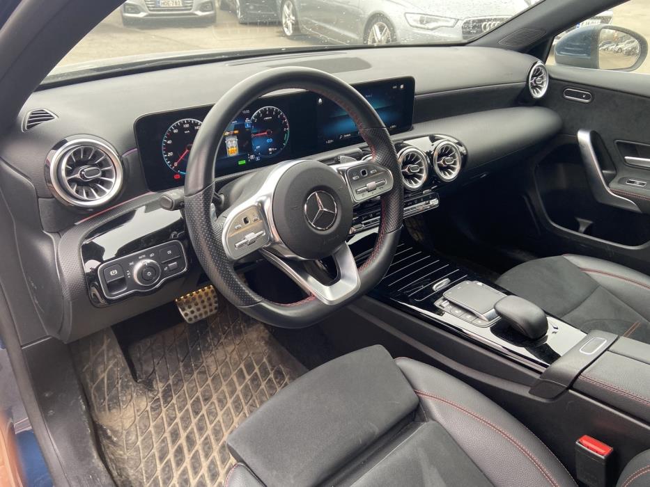 MERCEDES-BENZ A 2023