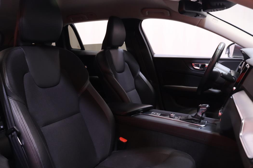 VOLVO V60 2019