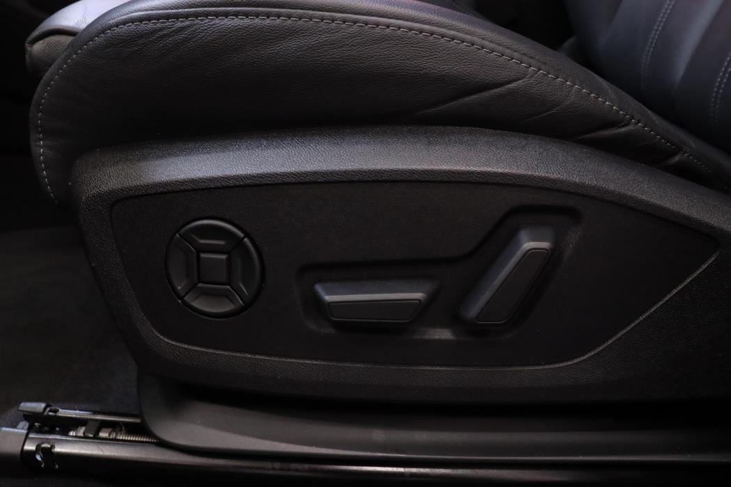 AUDI Q6 e-tron 2025