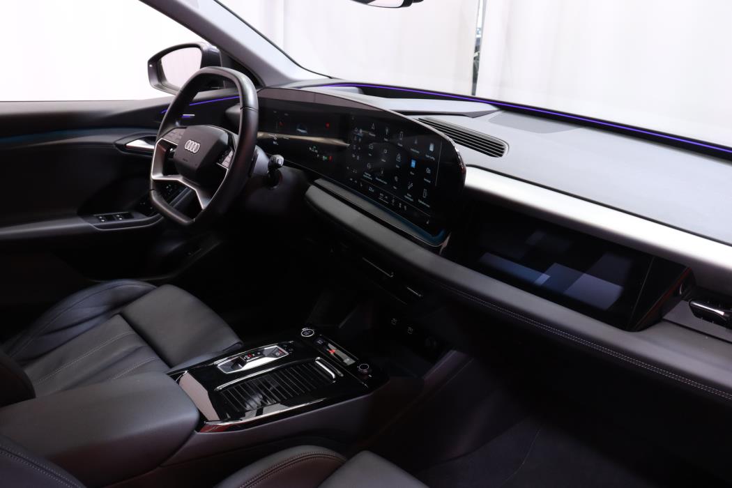 AUDI Q6 e-tron 2025