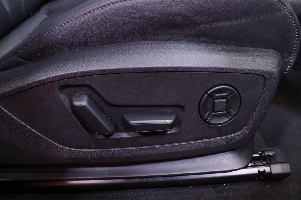 AUDI Q6 e-tron 2025
