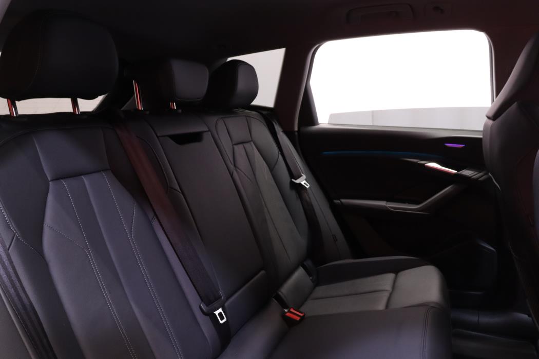 AUDI Q6 e-tron 2025