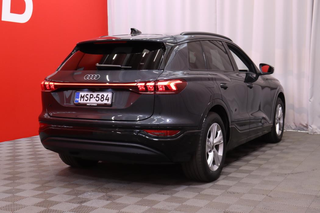 AUDI Q6 e-tron 2025