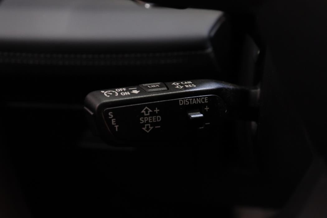 AUDI Q6 e-tron 2025