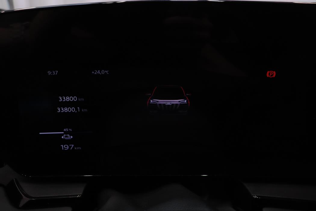 AUDI Q6 e-tron 2025