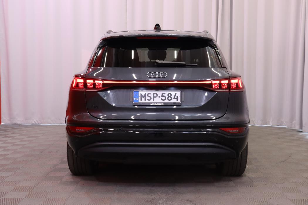 AUDI Q6 e-tron 2025