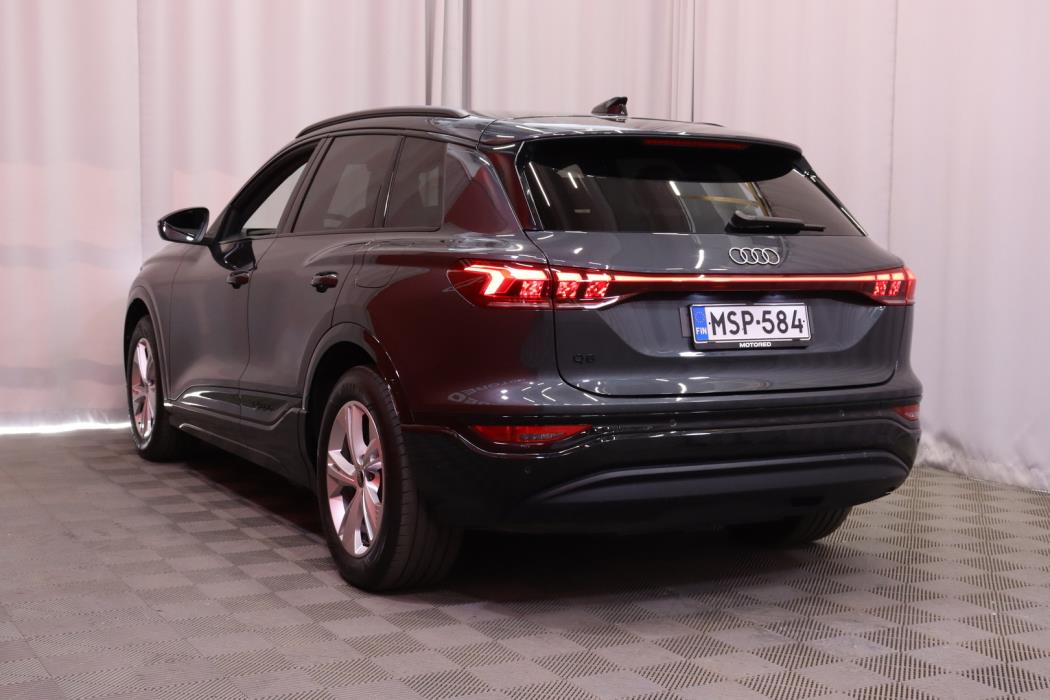 AUDI Q6 e-tron 2025