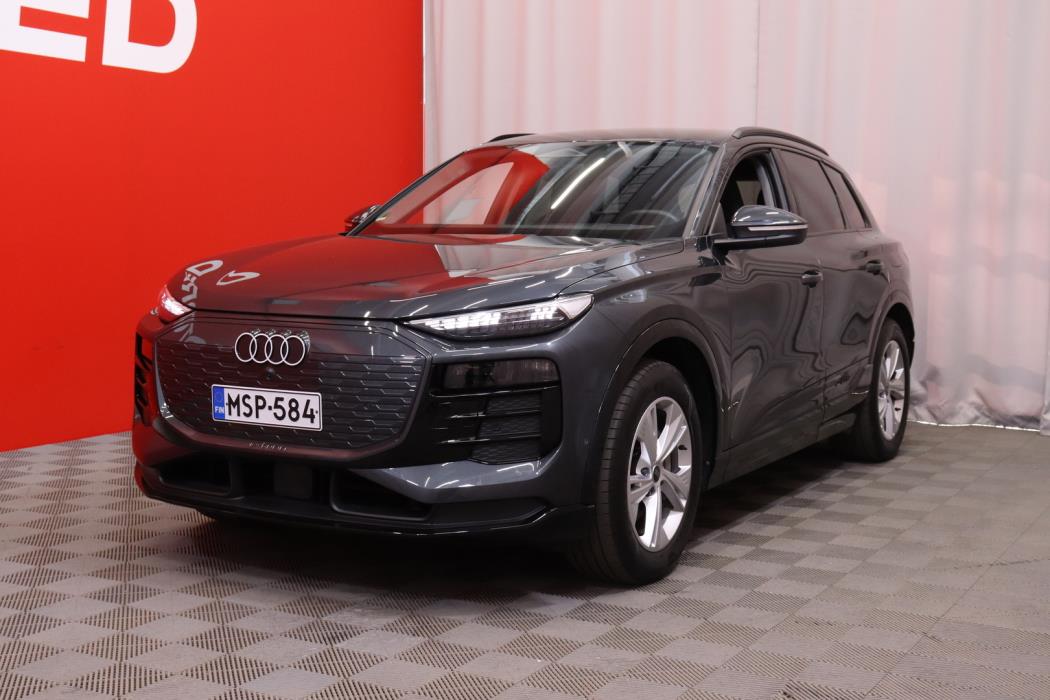 AUDI Q6 e-tron 2025