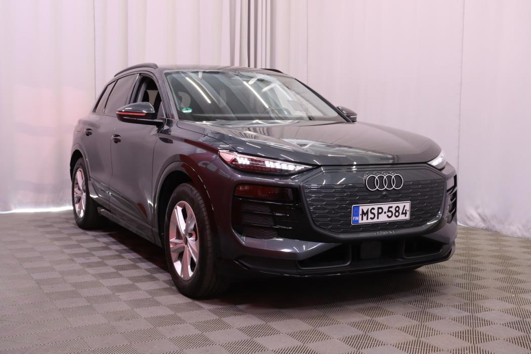 AUDI Q6 e-tron 2025