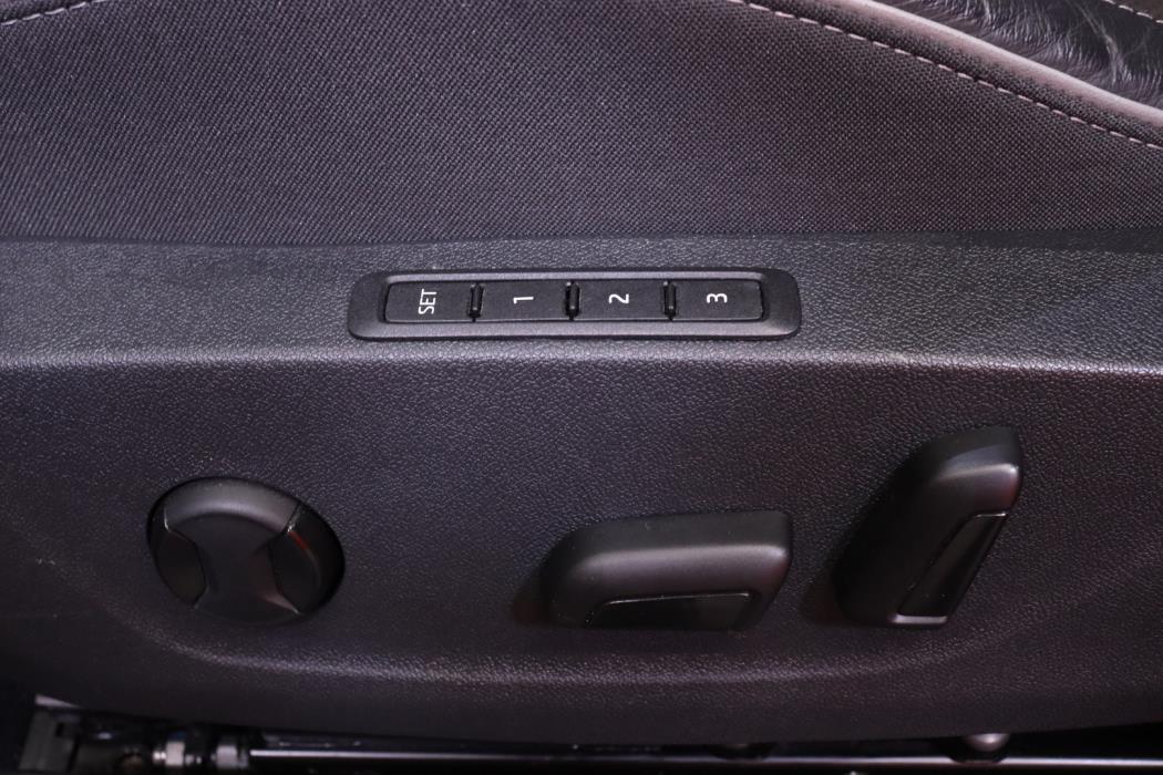 SKODA Enyaq 2023