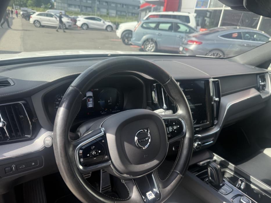 VOLVO XC60 2020