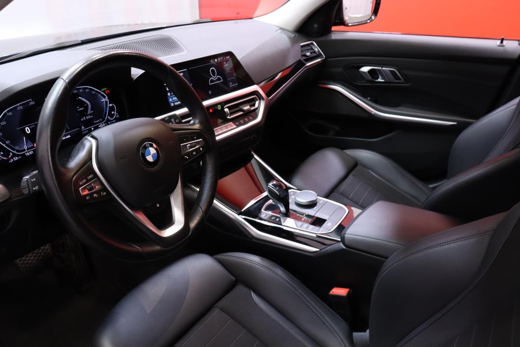 BMW 330 2021