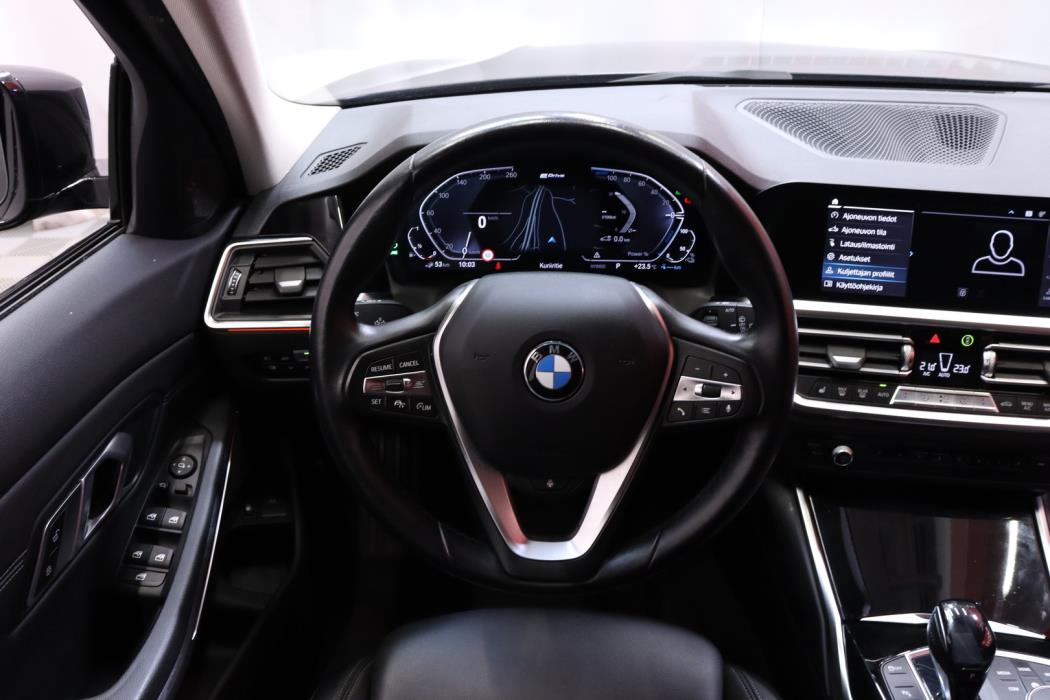 BMW 330 2021